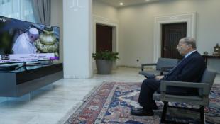الرئيس عون يتابع مباشرة عبر شاشة التلفزيون وقائع افتتاح البابا فرنسيس لـ"يوم التأمل والصلاة من أجل لبنان"