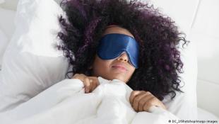 دراسة: تحتاج لحد أدنى من ساعات النوم حتى لا تصاب بالزهايمر