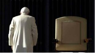 العالم يودّع البابا المبارك في جنازة متواضعة