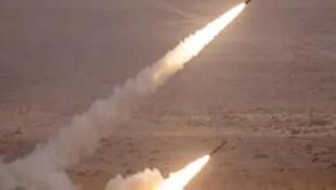 وسائل إعلام إسرائيلية: إطلاق 100 صاروخ من لبنان على مستوطنات وبلدات شمالي إسرائيل