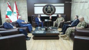 قائد الجيش اللبناني العماد جوزاف عون يتابع تطورات عين الحلوة مع السفير دبور