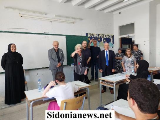 بالصور : الوزيرة كرامي خلال جولة تفقديه لمراكز الامتحانات الرسمية في صيدا  : تجري بأجواء هادئة وممتازة رغم كل الظروف الامنية الصعبة ونعتز بصمودنا