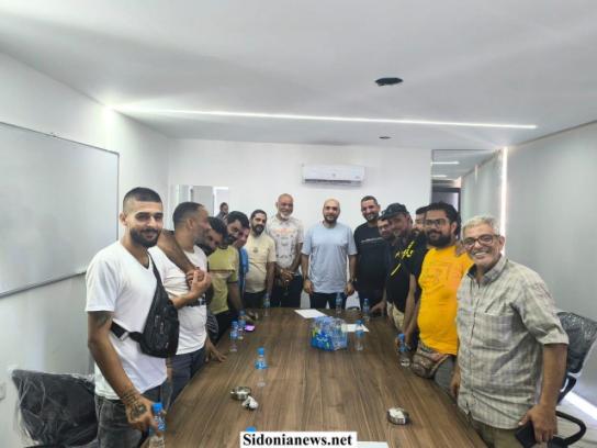 بالصور: الصيدلي عمر مرجان استقبل أصحاب البسطات في السوق التجاري في صيدا وسائقي التوك توك  دعيا لحل قضاياهم وتنظيم شؤونهم