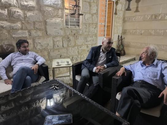 الصيدلي عمر مرجان زار آل الخوري في دارة المحاربية