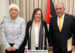 بالصور: وفد جمعية المواساة في صيدا برئاسة السيد رلى الشماع الأنصاري زار السفير الفلسطيني في لبنان الدكتور محمد الأسعد مهنئا بتوليه مهامه الديبلوماسية كسفير لدولة فلسطين