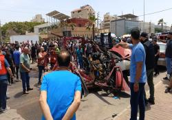 ظهرا : بالفيديو والصور : شهيد وجريح في غارة بمسيرة إسرائيلية  إستهدفت  سيارة بصاروخين عند مدخل صيدا  مقابل مدينة  الرئيس الشهيد رفيق الحريري الرياضية في صيدا (ملعب صيدا البلدي)