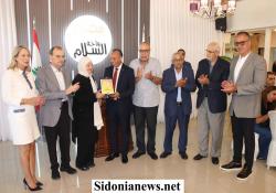 بالصور : جمعية جامع البحر كرّمت القاضي إيهاب بعاصيري لمناسبة نيله شهادة الدكتوراه في القانون بدرجة امتياز