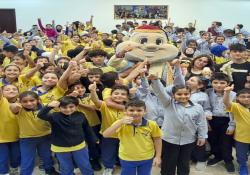 بالصور: ثانوية السفير -الغازية تستضيف عرضا خاصا لمسرحية الدمى الهادفة ضيعة ورد قدمته فرقة ضو للفنون المسرحية