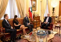 قراءات ومستجدات لبنان والمنطقة - الإثنين 19-10-2026: المفاوضات وسط استنفار إسرائيلي وعراضات الحزب؟ | زيارة بارو لم تحسم الترتيبات الدولية بعد اليونيفيل؟ | الدولة تصفع الحزب مرّتَين؟ | إيران لأميركا: ترقّبوا ردّاً لم يُرَ من قَبل؟