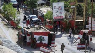 الجيش اللبناني تسلم ملقي القنبلة في الفوار- صيدا