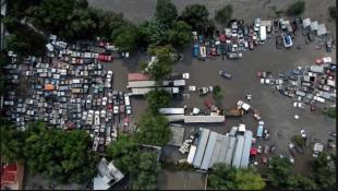 الإعصار "أولاف" يزداد قوّة ويضرب سواحل المكسيك