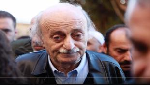 تغريدة لجنبلاط عن "دفن أخر شبر لسيادة في لبنان"