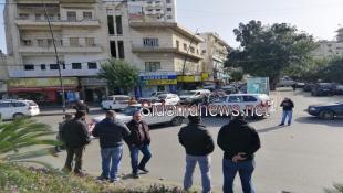 بالصور: الجيش اللبناني يعيد فتح طرق مقطوعة في ساحة النجمة بصيدا بعد ساعتين من التحرك الإحتجاجي