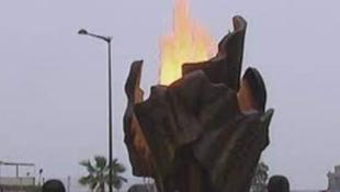 إضاءة الشعلة في مكان استشهاد الرئيس الحريري