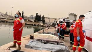 العثور على جثة إمرأة من ركاب زورق المهاجرين عند شاطىء طرابلس