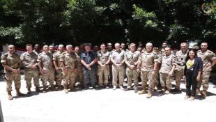 بالصور : الجيش اللبناني : حفل تخريج وتوزيع شهادات على ضباط شاركوا بورشة عمل مع فريق تدريب بريطاني