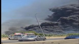 حريق ضخم على أوتوستراد الدامور... ولا غارة إسرائيلية