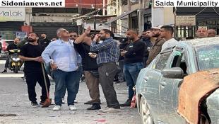 بالصور : رئيس بلدية صيدا د. بديع تفقد مكان الغارة الإسرائيلية والأضرار ومستشفى دلاعة  منددا باستهداف المدينة والأحياء السكنيةوتهديد حياة المواطنين