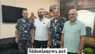منسق المستقبل في الجنوب مازن حشيشو زار المحافظ ضو وهنأ قائد منطقة الجنوب في قوى الامن الداخلي وقدم التعازي بشهداء الجيش لقيادة منطقة الجنوب العسكرية