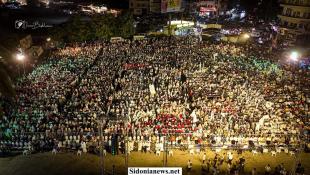 بالصور: لبنان دعوة : بحضور أكثر من 7000 شخص : صيدا تخرج طلاب دوراتها القرآنية والتربوية وتمدّ يدها إلى غزة بحملة تبرعات كبيرة