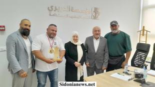 بالصور : بهية الحريري هنأت خضر السن بفوزه ببطولة غرب آسيا برفع الأثقال واللجنة التكريمية الرياضية كرمته بوسامها الفضي