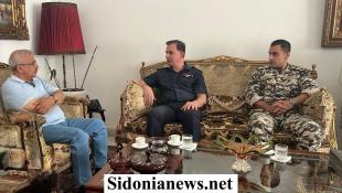 النائب أسامة سعد يستقبل العقيد علي حلاوي بمناسبة توليه مهامه الجديدة يرافقه الرائد زياد أسطا