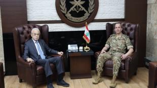 قائد الجيش العماد رودولف هيكل عرض والنائب سكاف للاوضاع العامة
