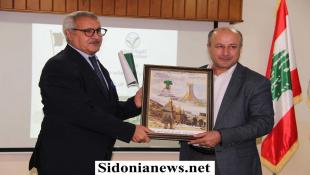 بالصور : ثانوية السفير استضافت القائم بأعمال سفارة الجزائر محمد بن شيخ في لقاء بعنوان " إرادة الحياة " تحيةً لذكرى ثورتها المجيدة