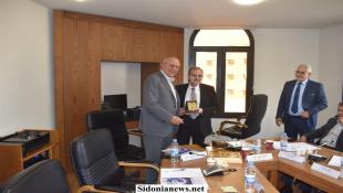 بالصور : النائب عبد الرحمن البزري مُكرَّمًا في لقاء لجنة رؤساء البلديات اللبنانية تقديرًا لمسيرته في العمل البلدي