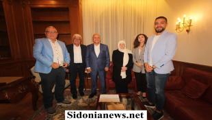 بالصور : بهية الحريري تلتقي وفداً من بلدية الهلالية ورئيس المقاصد-صيدا