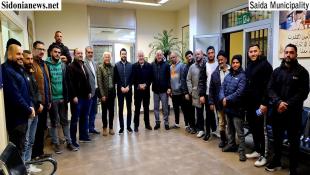 بالصور: أصحاب بسطات السمك قدموا إعتذارهم في بلدية صيدا متعهدين بالبقاء تحت سقف القانون والالتزام بقرارات البلدية