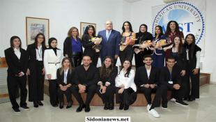 بالصور: AUST STARS الجامعة الأميركية للعلوم والتكنولوجيا صيدا  تُكرِّم نجماتها في الإعلام ووسائل التواصل الإجتماعي: سندي بيلا وزينب برجاوي وروان حافظ، ولارا منيف وإليان الحاج