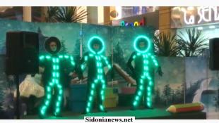 بالفيديو والصور: أجواء ميلادية مميزة مع Lola  Show في The Spot  Saida  Mall  بإشراف مديرته السيدة ميساء حنوني : فرحة الأطفال وعائلاتهم  وذكاء إصطناعي  ومفاجآت ؟؟