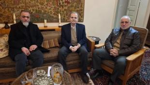 النائب د. عبدالرحمن البزري بحث مع وفد من فتح في التحدّيات الاجتماعية في المخيمات الفلسطينية