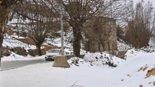 بعد انحسار المنخفض الجوّي عن لبنان... موجة صقيع وجليد وتحذير للمزارعين!