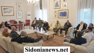 بالصور : بهية الحريري تتابع ملف أضرار العدوان على المدينة الصناعية في سينيق وتطمئن هاتفياً على صحافيين أصيبوا بغارة قناريت