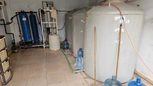 اقفال مركزين لتكرير المياه