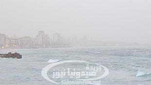 بالفيديو والصور: قبل العاصفة: مدينة صيدا تختفي مع جوارها وسط الضباب في بداية شهر شباط 2026