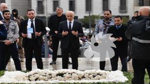 بالصور : رؤساء وشخصيات رسميه وديبلوماسية وحزبية ووفود شعبية أمام ضريح الرئيس الشهيد رفيق الحريري بالذكرى الـ 21 لإغتياله
