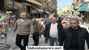 بالصور : عمر مرجان يجول في سوق صيدا معايدا بشهر رمضان