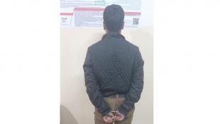 قوى الأمن الداخلي : توقيف موظف أمن سرق مسدّسًا من سيّارة مركونة في موقف في جلّ الدّيب