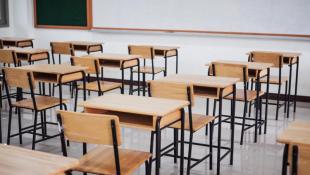 أعلنت مدارس في صيدا والجوار تعلق الدراسة فيها جراء تداعيات الظروف الأمنية والتهديدات الإسرائيلية لقرى الجنوب