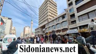 بالفيديو والصور : 5 شهداء و7 جرحى في صيدا حصيلة أولية للغارة الإسرائيلية على مبنى عمارة المقاصد وأضرار جسيمة في المبنى والمباني المجاورة