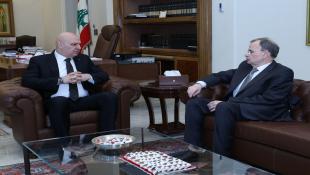 النائب د.عبدالرحمن البزري يزور رئيس الجمهورية العماد جوزاف عون ويبحث معه أوضاع لبنان وصيدا ويتفقد مركز إيواء النازحين في ثانوية الدكتور نزيه البزري في  صيدا