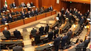 التمديد: مبتهجون، محرَجون، متضرّرون، ومستفيدون