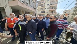 بالصور : رؤساء بلديات صيدا وحارة صيدا والمية ومية يتفقدون موقع الغارة الإسرائيلية في منطقة الفوار – صيدا ويؤكدون على الوحدة بوجه التهديدات