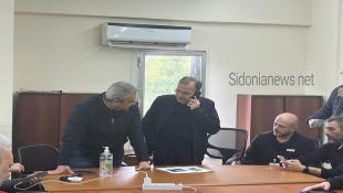 النائب د. عبدالرحمن البزري زار بلدية صيدا والتقى حجازي وتابع مع رئيس الحكومة سلام  ملف إيواء النازحين وظروف المتواجدين على الطرقات منهم