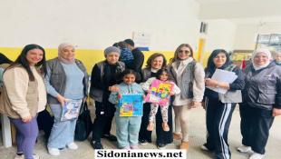 بالصور : مبادرة لجمعية المواساة في مركز للنازحين تشمل الصغار والكبار للتخفيف من وطأة النزوح