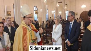 بالصور: المطران مارون العمار ترأس قداس أحد الشعانين في كنيسة مار الياس المارونية في صيدا : نصلي لينعم لبنان والعالم بالسلام