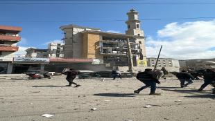 بالفيديو وبالصور : ظهرا : في اعنف 100 عارة على لبنان : إستشهاد الشيخ صادق النابلسي في  غارة اسرائيلية ثانية  على صيدا استهدفت مجمع السيدة فاطمة الزهراء والقاء القبض على مشتبه به؟